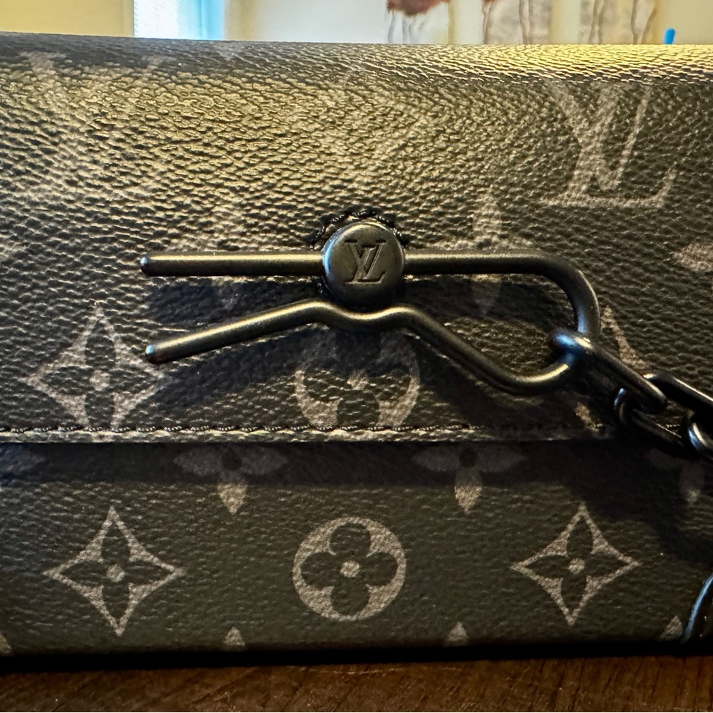 Louis Vuitton Black Steamer Crossbody Wearable Wallet - Picture 3 of 16